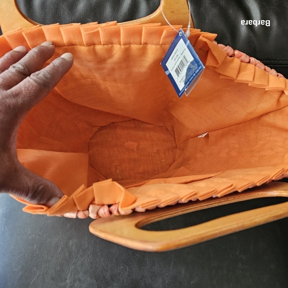 Seagull Studios "Urban Beach" Tangerine Raffia with Cornhusk Wooden Handles Bag - Picture 4 of 15